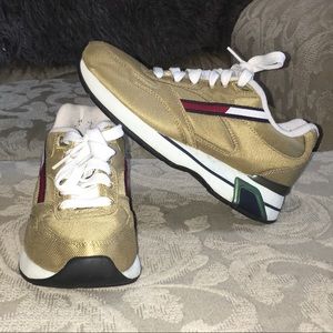 TOMMY HILFIGER DAD SHOES